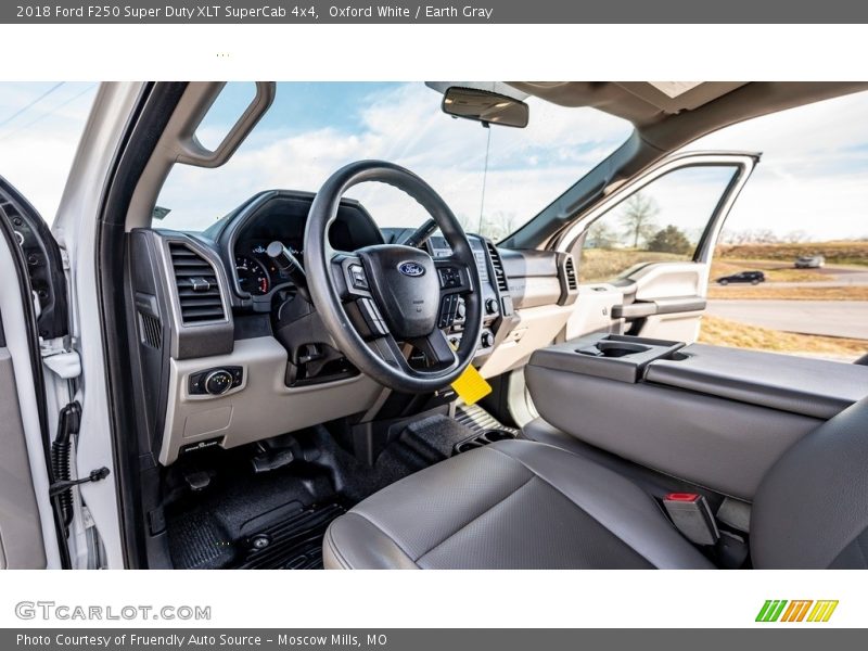 Oxford White / Earth Gray 2018 Ford F250 Super Duty XLT SuperCab 4x4