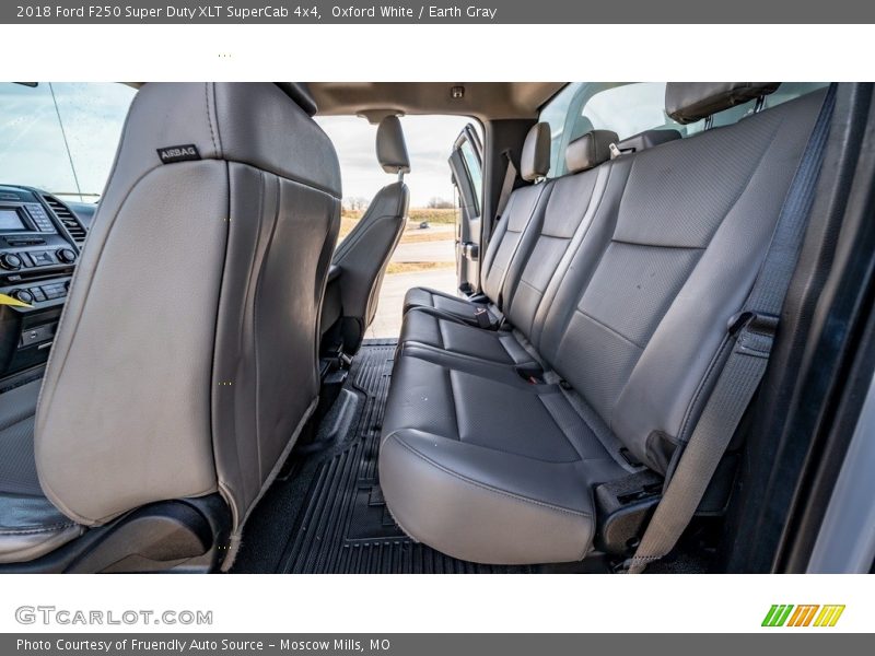 Oxford White / Earth Gray 2018 Ford F250 Super Duty XLT SuperCab 4x4