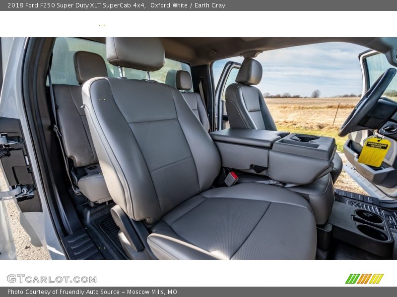 Oxford White / Earth Gray 2018 Ford F250 Super Duty XLT SuperCab 4x4