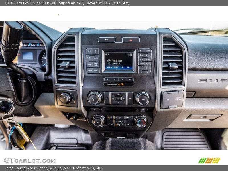 Oxford White / Earth Gray 2018 Ford F250 Super Duty XLT SuperCab 4x4