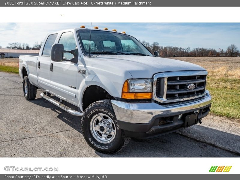 Front 3/4 View of 2001 F350 Super Duty XLT Crew Cab 4x4