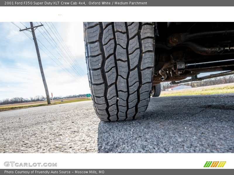Oxford White / Medium Parchment 2001 Ford F350 Super Duty XLT Crew Cab 4x4