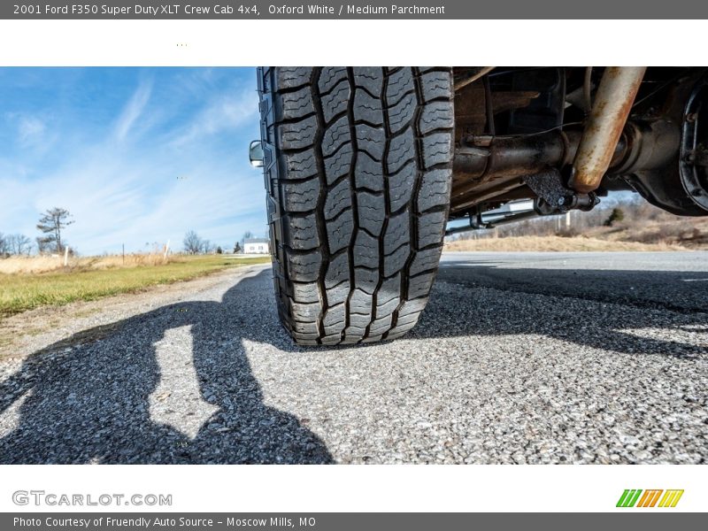 Oxford White / Medium Parchment 2001 Ford F350 Super Duty XLT Crew Cab 4x4