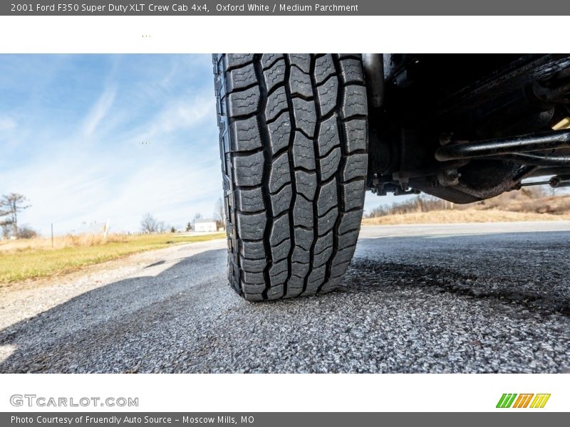 Oxford White / Medium Parchment 2001 Ford F350 Super Duty XLT Crew Cab 4x4