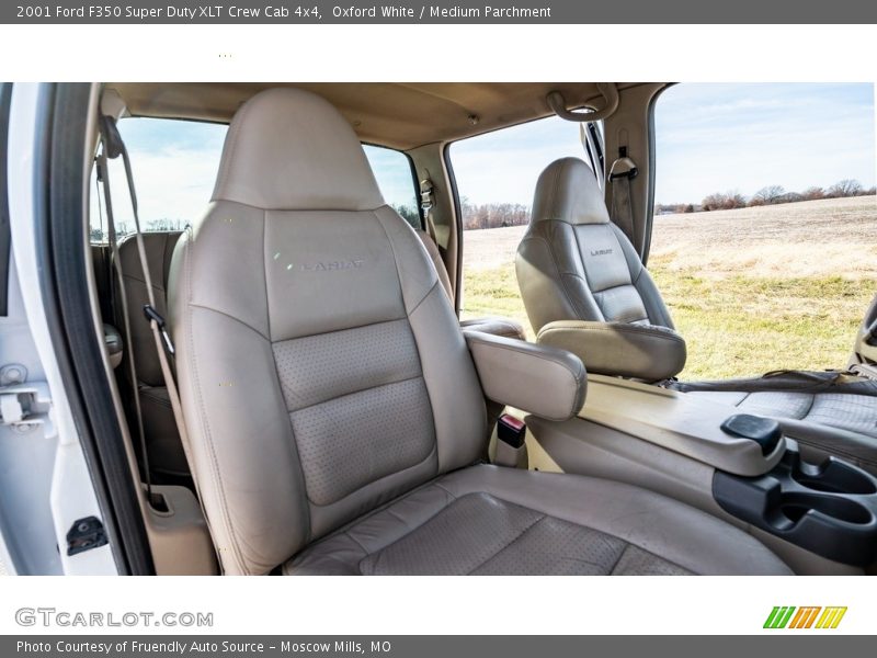 Oxford White / Medium Parchment 2001 Ford F350 Super Duty XLT Crew Cab 4x4
