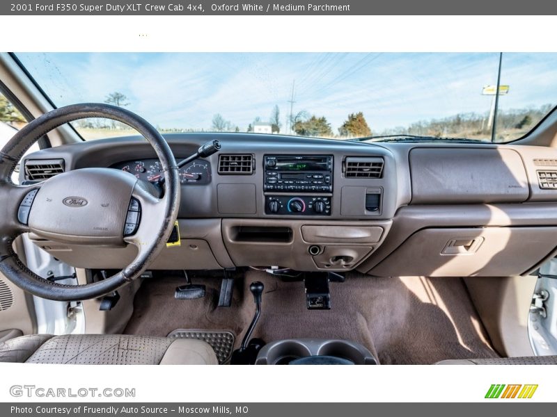 Dashboard of 2001 F350 Super Duty XLT Crew Cab 4x4