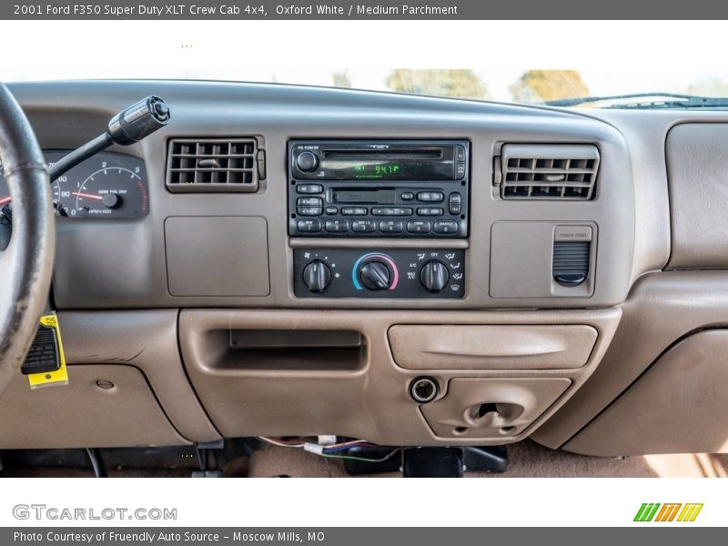 Controls of 2001 F350 Super Duty XLT Crew Cab 4x4