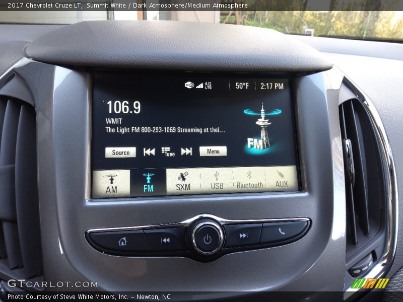 Summit White / Dark Atmosphere/Medium Atmosphere 2017 Chevrolet Cruze LT