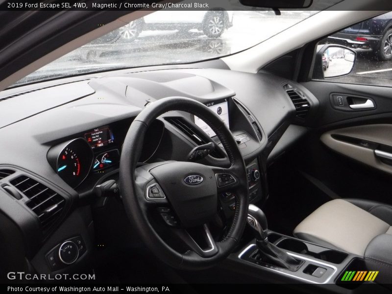 Magnetic / Chromite Gray/Charcoal Black 2019 Ford Escape SEL 4WD