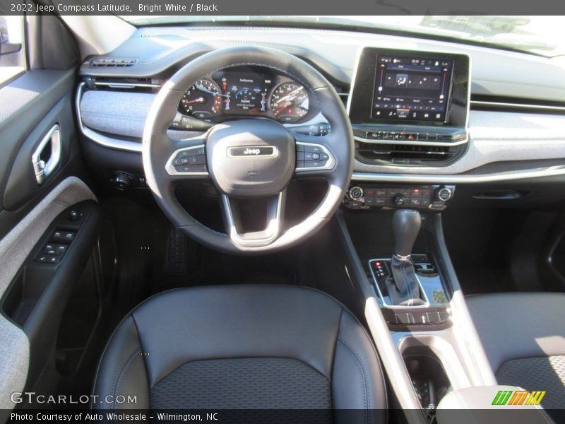 Bright White / Black 2022 Jeep Compass Latitude