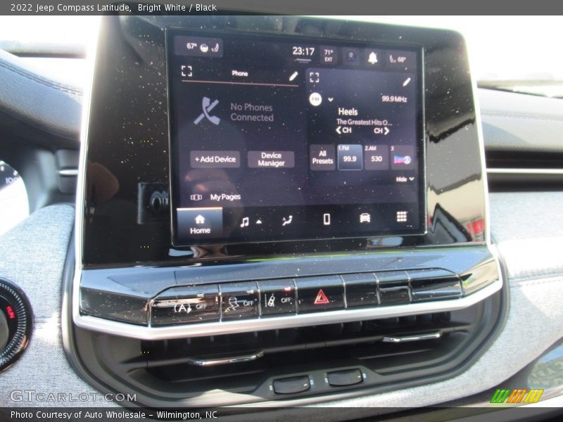 Bright White / Black 2022 Jeep Compass Latitude