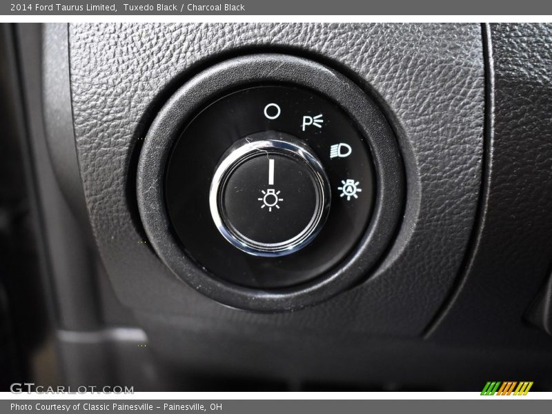 Tuxedo Black / Charcoal Black 2014 Ford Taurus Limited