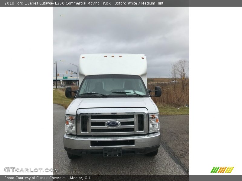 Oxford White / Medium Flint 2018 Ford E Series Cutaway E350 Commercial Moving Truck