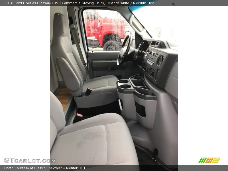 Oxford White / Medium Flint 2018 Ford E Series Cutaway E350 Commercial Moving Truck