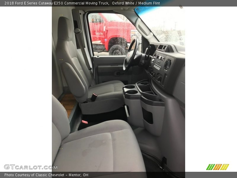 Oxford White / Medium Flint 2018 Ford E Series Cutaway E350 Commercial Moving Truck