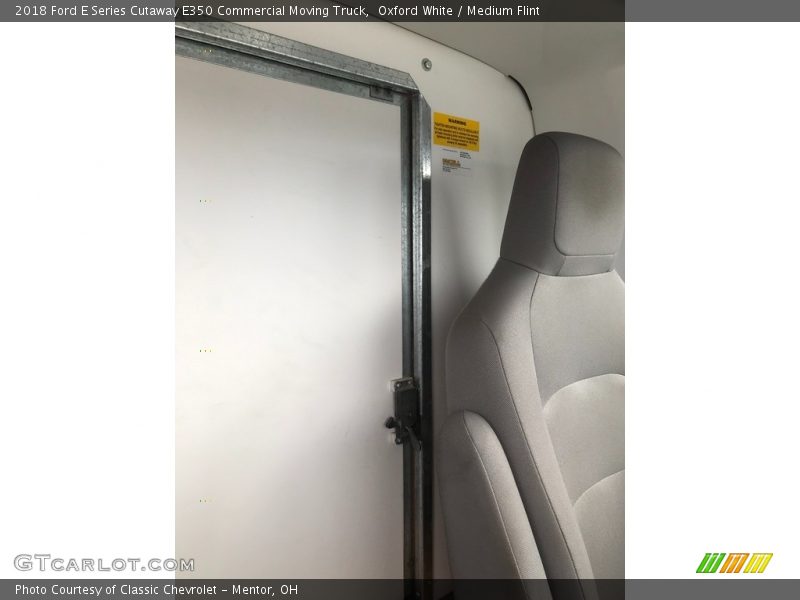 Oxford White / Medium Flint 2018 Ford E Series Cutaway E350 Commercial Moving Truck
