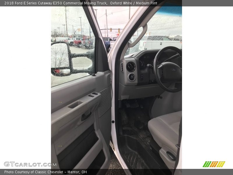 Oxford White / Medium Flint 2018 Ford E Series Cutaway E350 Commercial Moving Truck
