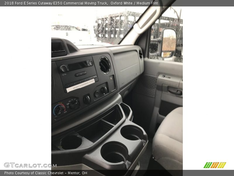 Oxford White / Medium Flint 2018 Ford E Series Cutaway E350 Commercial Moving Truck