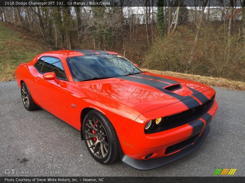 Front 3/4 View of 2018 Challenger SRT 392