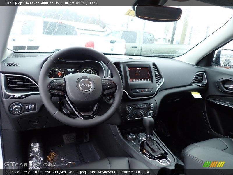 Bright White / Black 2021 Jeep Cherokee Altitude 4x4