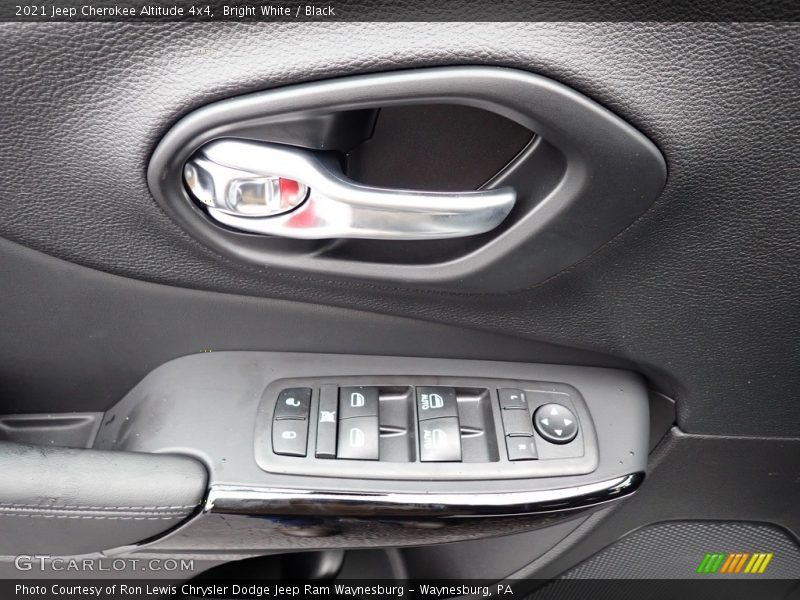 Bright White / Black 2021 Jeep Cherokee Altitude 4x4
