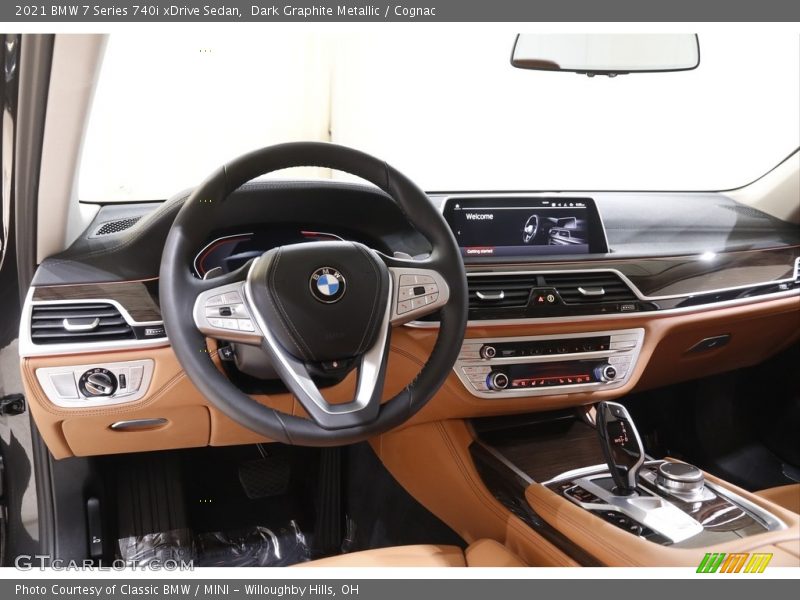 Dashboard of 2021 7 Series 740i xDrive Sedan