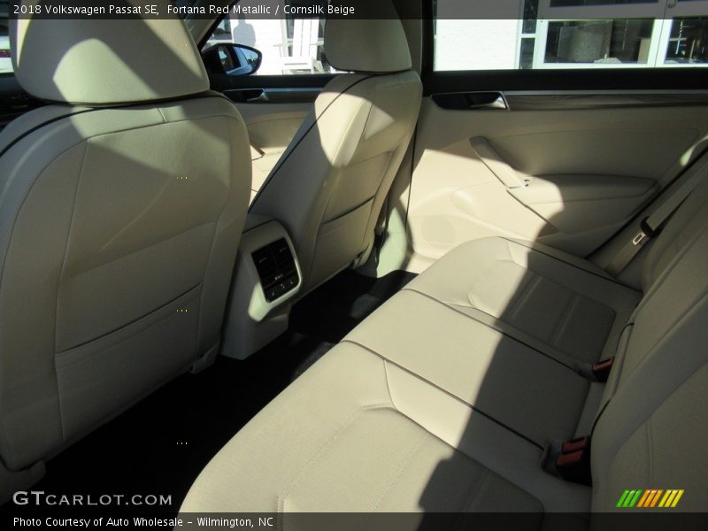 Fortana Red Metallic / Cornsilk Beige 2018 Volkswagen Passat SE
