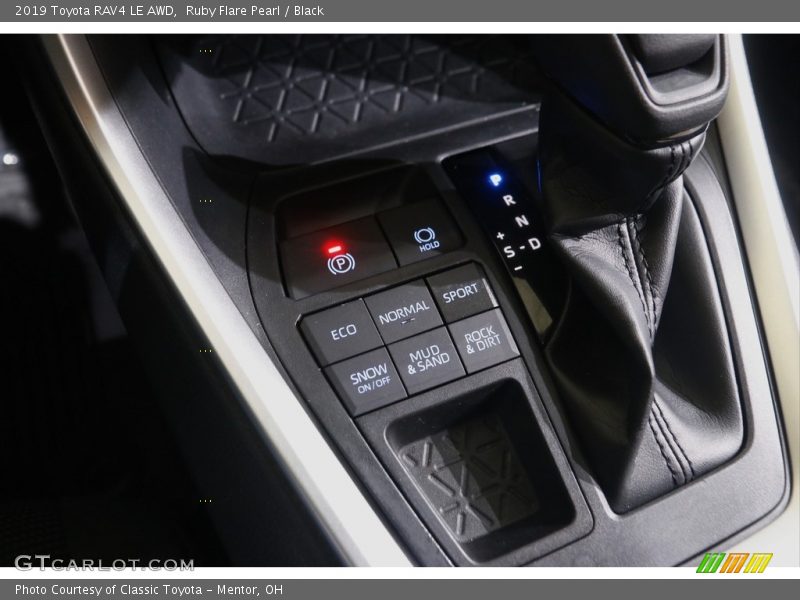 Ruby Flare Pearl / Black 2019 Toyota RAV4 LE AWD