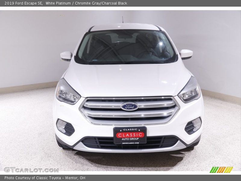 White Platinum / Chromite Gray/Charcoal Black 2019 Ford Escape SE