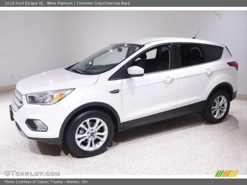 White Platinum / Chromite Gray/Charcoal Black 2019 Ford Escape SE