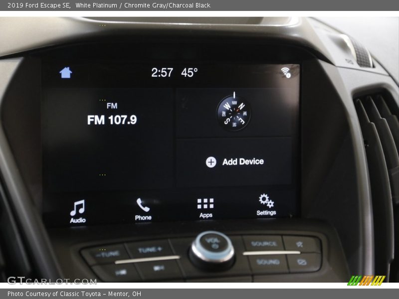 White Platinum / Chromite Gray/Charcoal Black 2019 Ford Escape SE