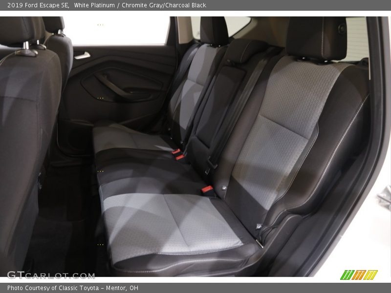 White Platinum / Chromite Gray/Charcoal Black 2019 Ford Escape SE