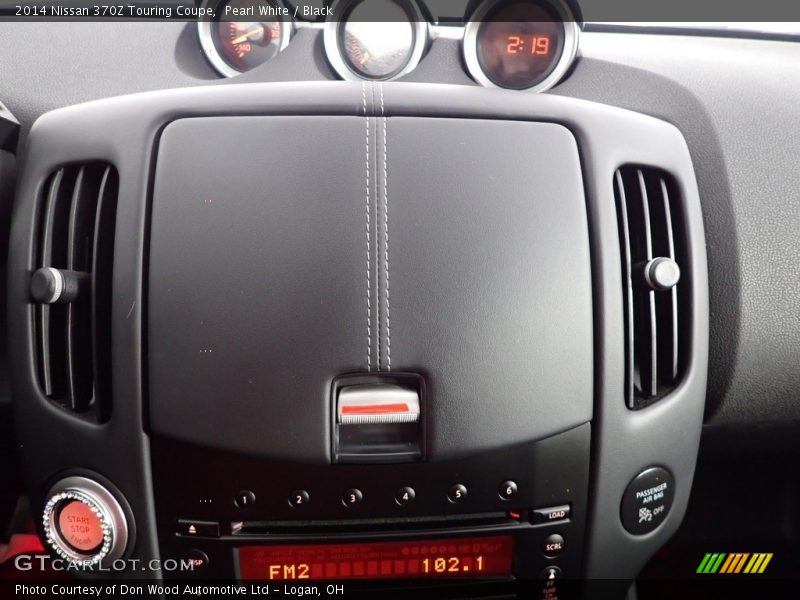 Pearl White / Black 2014 Nissan 370Z Touring Coupe