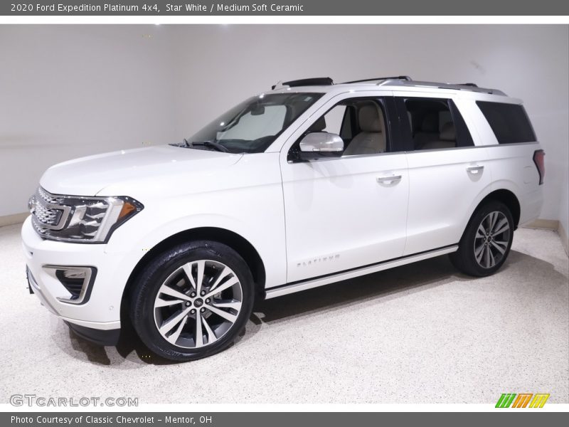 Front 3/4 View of 2020 Expedition Platinum 4x4