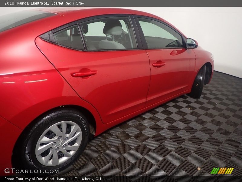 Scarlet Red / Gray 2018 Hyundai Elantra SE