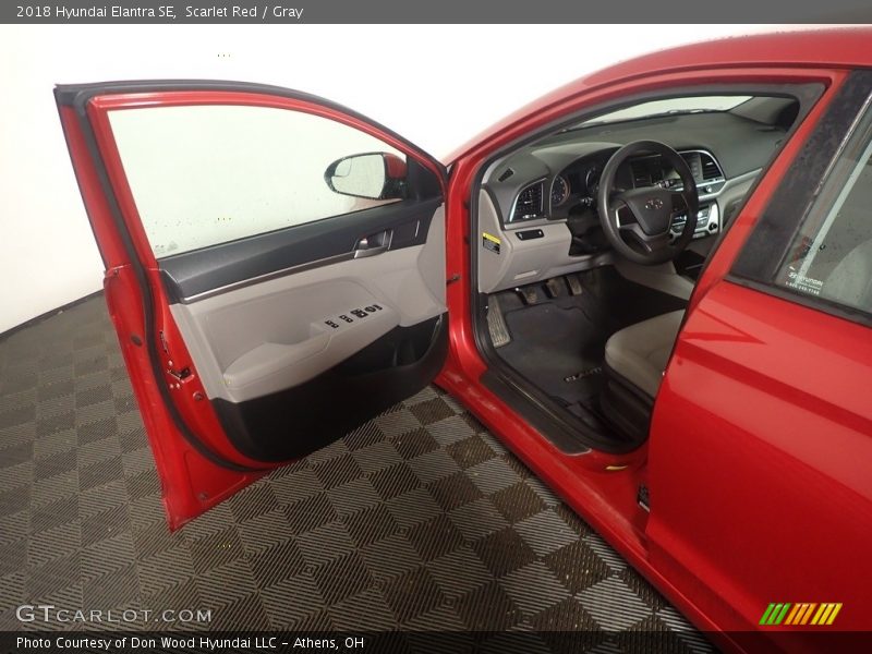 Scarlet Red / Gray 2018 Hyundai Elantra SE