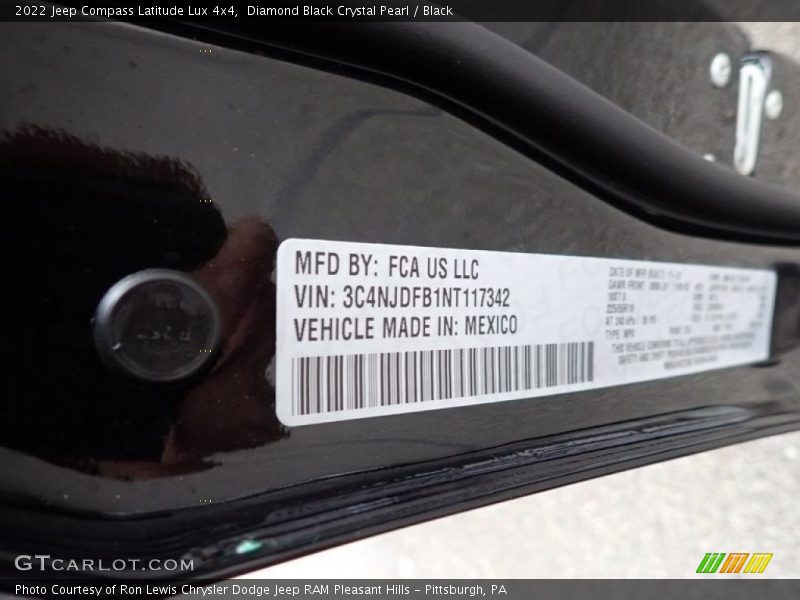 Diamond Black Crystal Pearl / Black 2022 Jeep Compass Latitude Lux 4x4