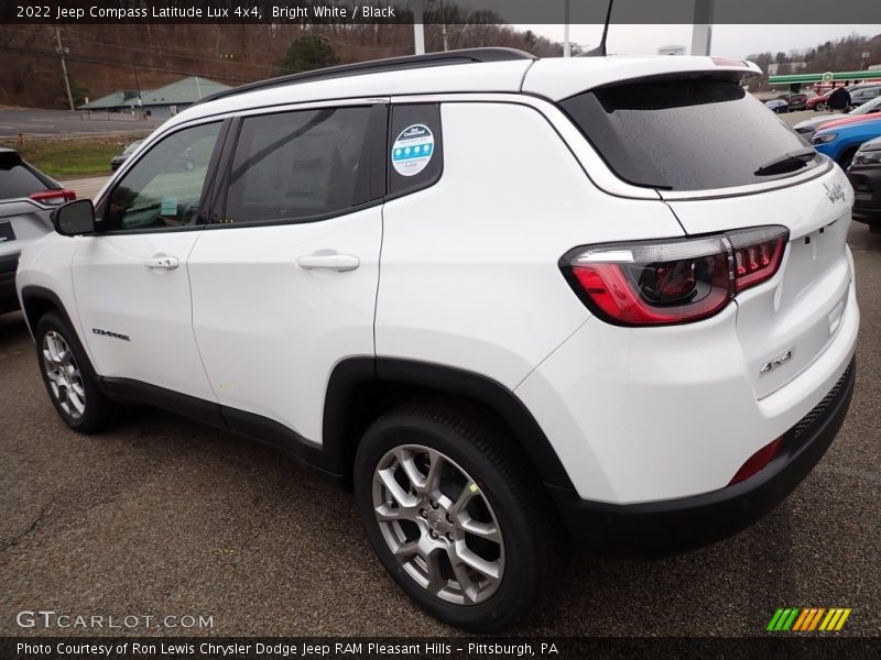 Bright White / Black 2022 Jeep Compass Latitude Lux 4x4