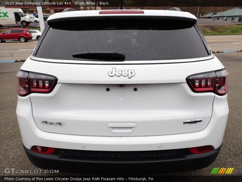 Bright White / Black 2022 Jeep Compass Latitude Lux 4x4