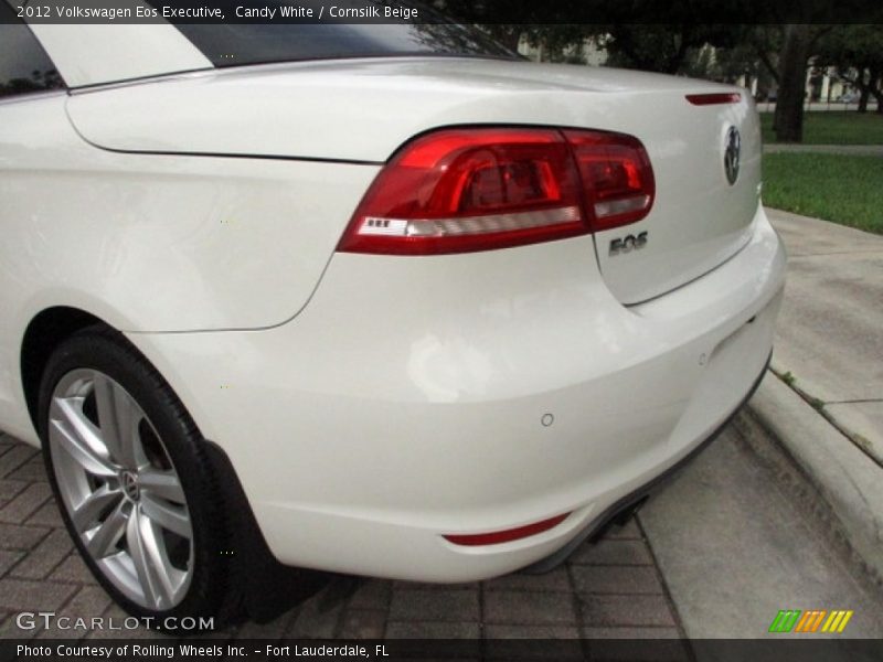 Candy White / Cornsilk Beige 2012 Volkswagen Eos Executive