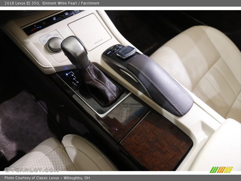Eminent White Pearl / Parchment 2018 Lexus ES 350