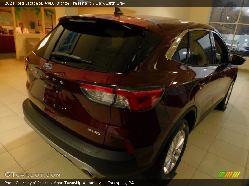 Bronze Fire Metallic / Dark Earth Gray 2021 Ford Escape SE 4WD