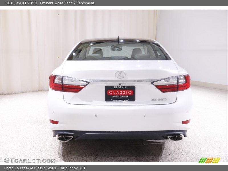 Eminent White Pearl / Parchment 2018 Lexus ES 350
