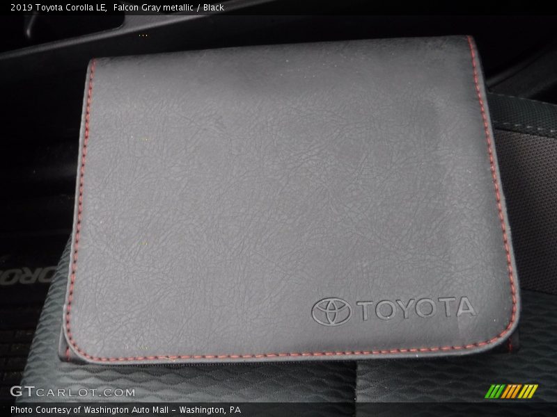 Falcon Gray metallic / Black 2019 Toyota Corolla LE