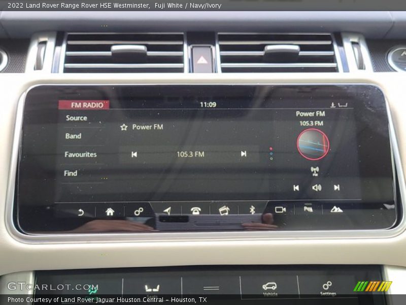 Controls of 2022 Range Rover HSE Westminster