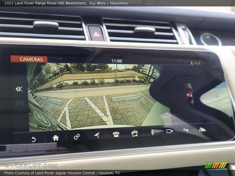 Navigation of 2022 Range Rover HSE Westminster