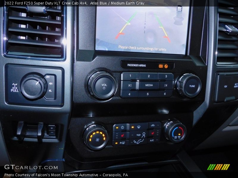 Atlas Blue / Medium Earth Gray 2022 Ford F250 Super Duty XLT Crew Cab 4x4