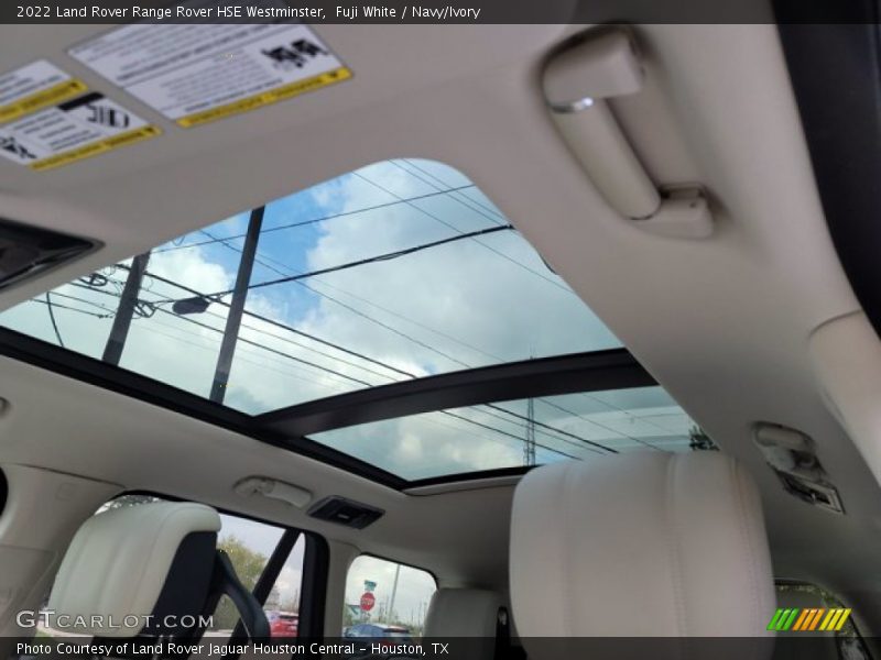 Sunroof of 2022 Range Rover HSE Westminster