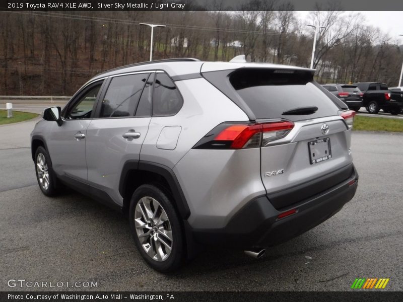 Silver Sky Metallic / Light Gray 2019 Toyota RAV4 XLE AWD