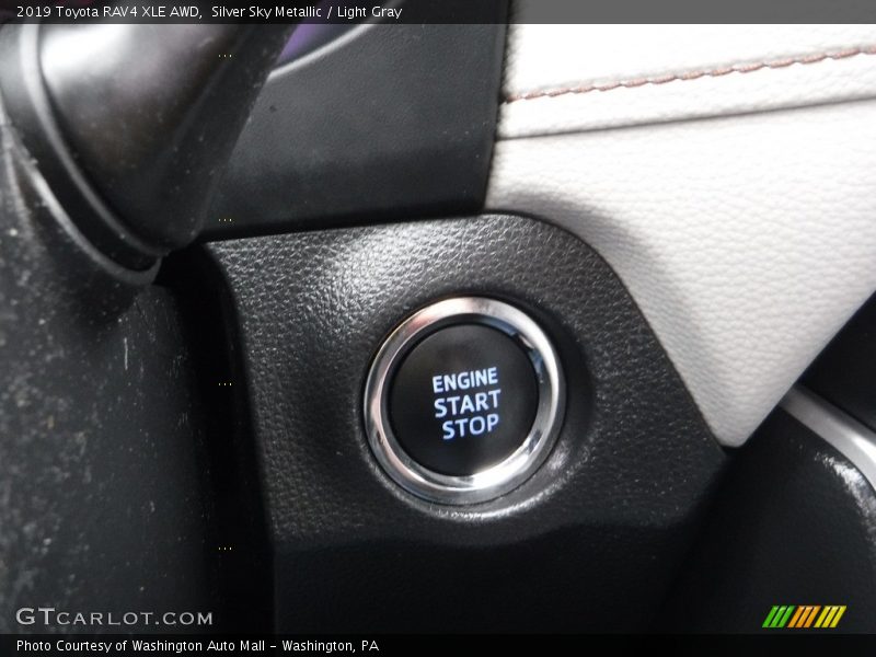 Silver Sky Metallic / Light Gray 2019 Toyota RAV4 XLE AWD